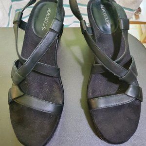 AEROSOLES BLACK WEDGE SLING BACK SANDAL SILVER BUCKLE CLOSE Shoe SIZE 5 1/2"